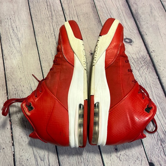 Jordan Flight Origin 3. Size 5.5Y
Gym Red/Black-White-Black - Picture 13 of 16